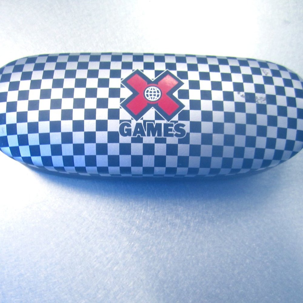 X Games Checkered Black/Red Sunglass/Glass Case